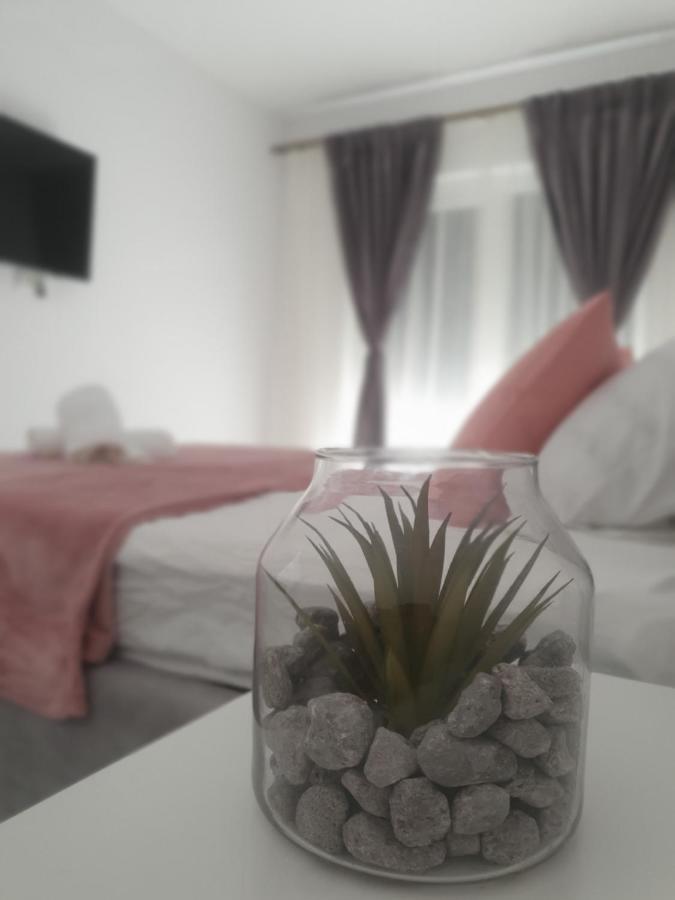 Ale House Appartement Oradea Buitenkant foto