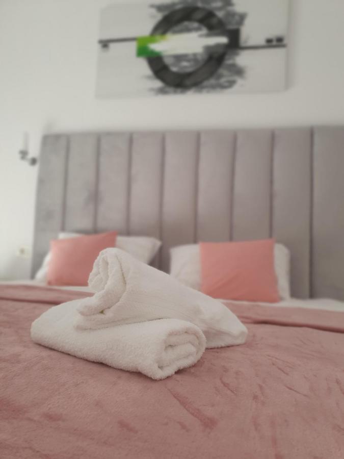Ale House Appartement Oradea Buitenkant foto